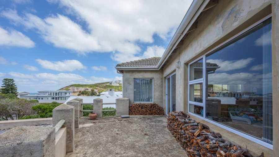 3 Bedroom Property for Sale in Struisbaai Western Cape